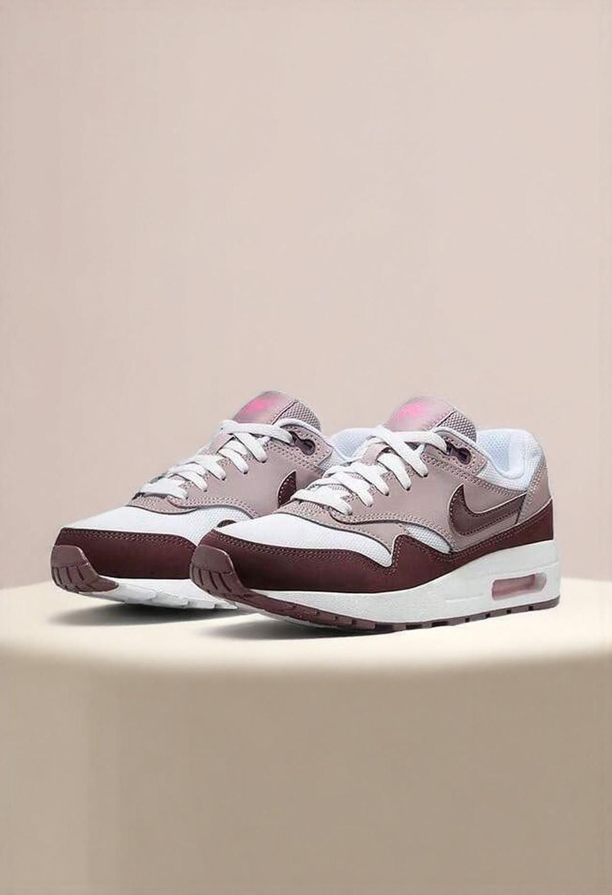 Nike Women's Airmax 1